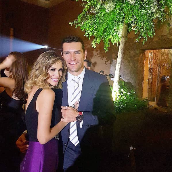 La feliz pareja ya cumplió cinco años de feliz matrimonio, a pesar de lo que algunos medios impresos han publicado.