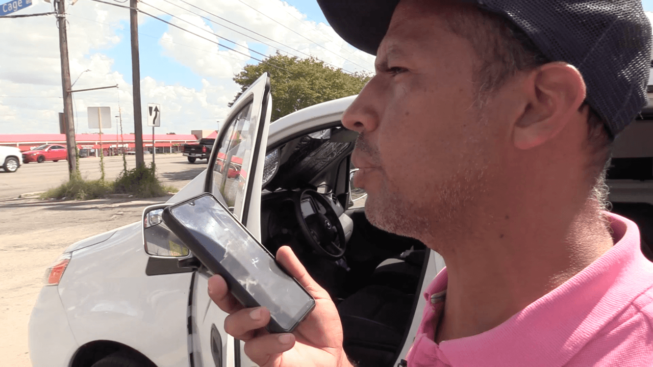 Un supuesto reclutador de migrantes promete trabajo, ciudadanía y vuelo para estados del norte