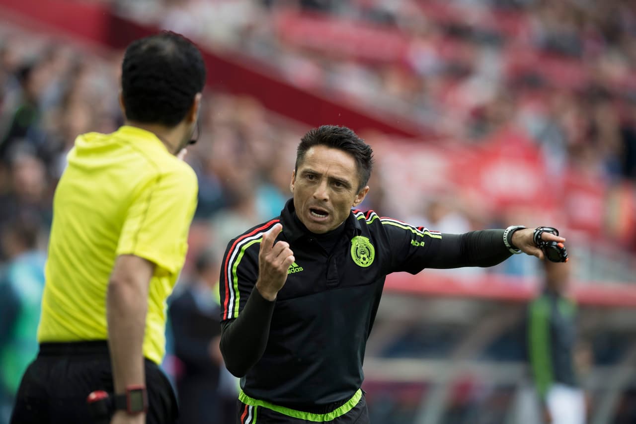 El cuerpo técnico de Osorio le realizó constantes reclamos a los jueces por sus señalamientos.