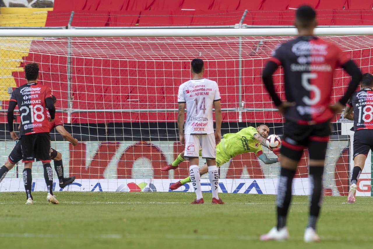 Orozco le detuvo un penal a Malcorra que hubiera significado el 2-0.