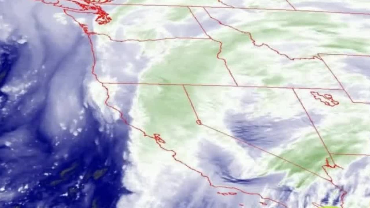 Imágenes satelitales muestran la potente tormenta invernal que azota California