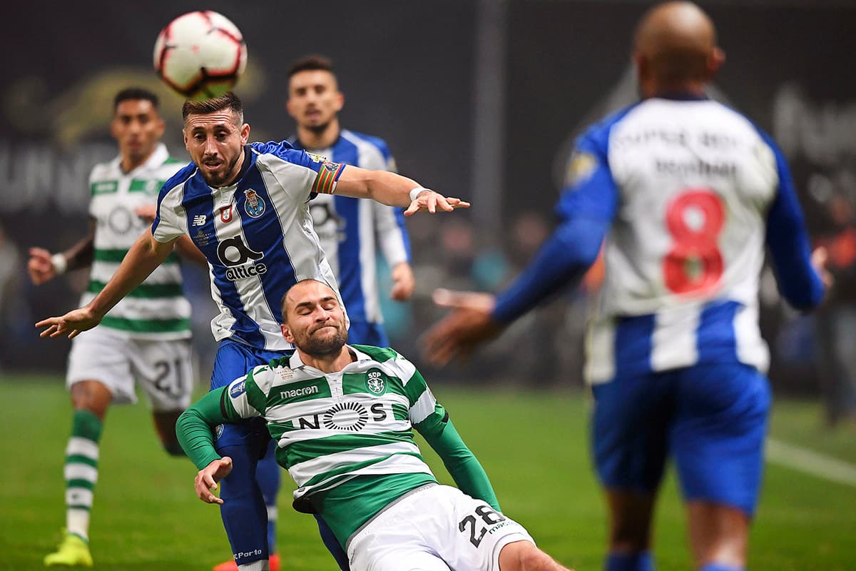 En el segundo tiempo los equipos siguieron luchando y solo en los minutos finales encontraron el camino al gol.