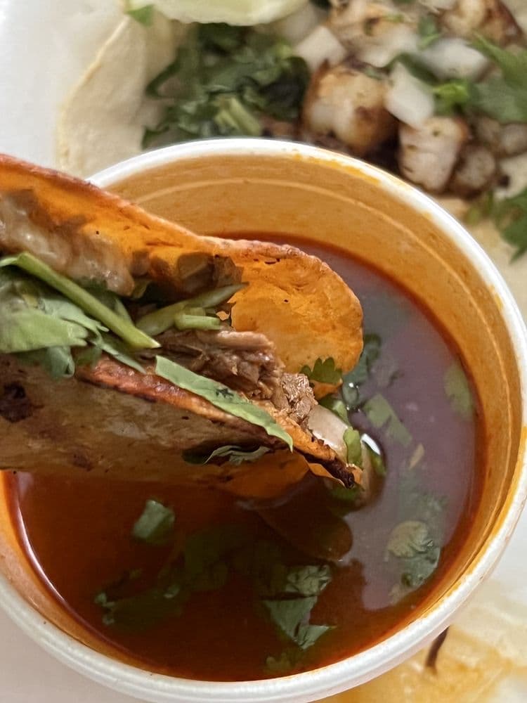 <b>Taquería La Tecampana</b>
<br>Dirección: 1936 Veterans Memorial Hwy. Austell, GA. 30168
<br>Teléfono: (678) 742-8353
<br>
<b><a href="https://www.yelp.com/map/taqueria-la-tecampana-austell-2">Cómo llegar</a></b>
<br>
<br>En Yelp, una usuaria dijo: “Si buscas auténtica comida mexicana, este es un lugar increíble. Prueba las aguas frescas si aún no lo has hecho, son buenísimas”.