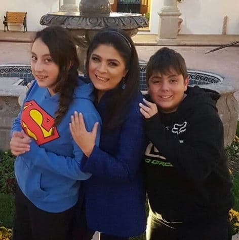 Aunque es una madre cariñosa, también suele ser estricta, así lo confesó en una entrevista que otorgó al diario Publimetro en noviembre de 2017.
<br>