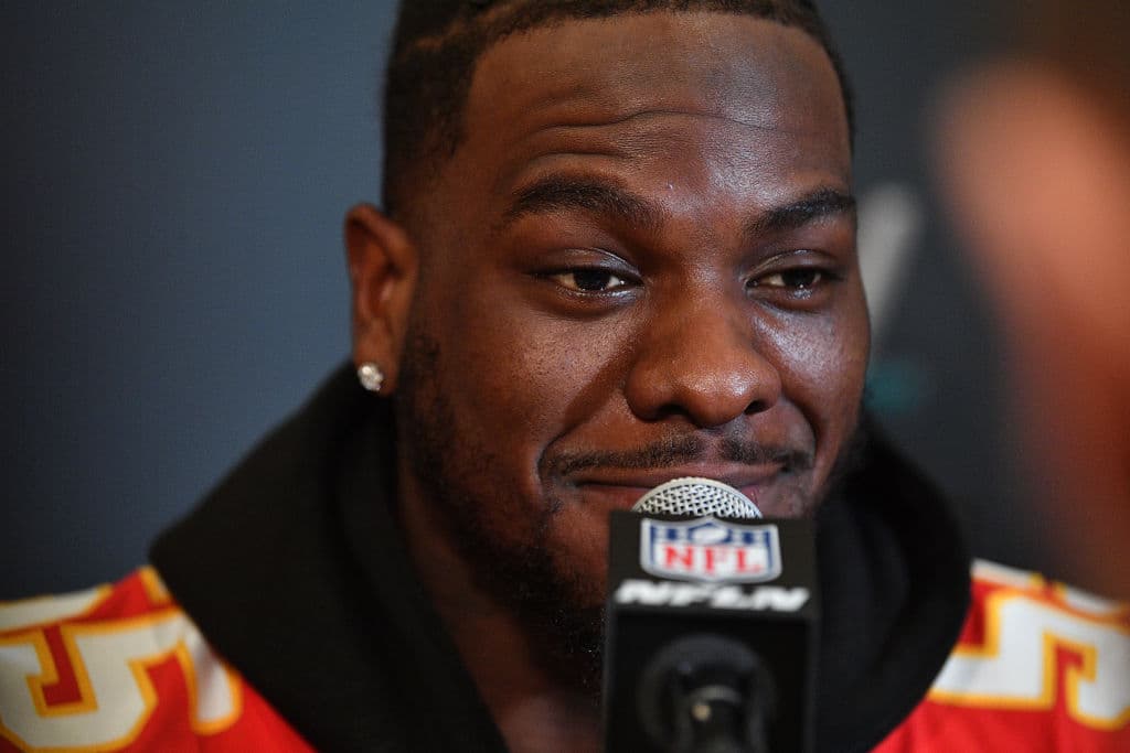 Frank Clark, de los Kansas City Chiefs, regaló muchas sonrisas en la convivencia con la prensa en el ¡Media Day!