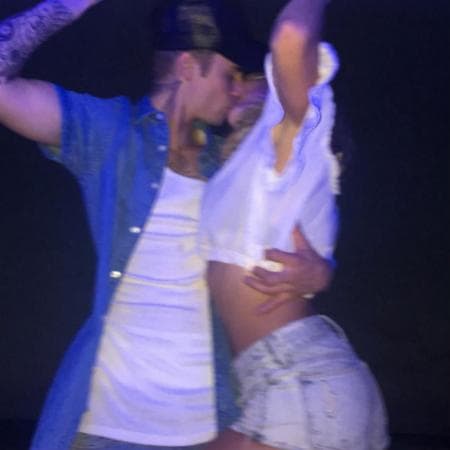Apenas hace unas semanas vimos al intérprete de 'Sorry' en tremendo beso con Hailey Baldwin.