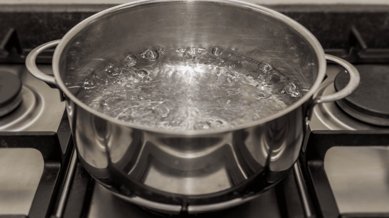 Austin permanece bajo aviso de hervir el agua en medio de cortes de energía 