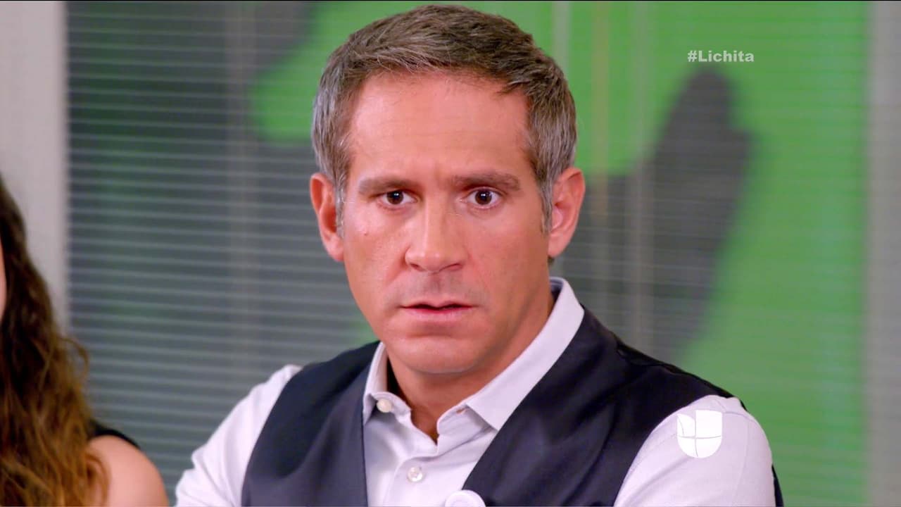 ¿Le vas a contar a todos que Lichita es tu novia Roberto?