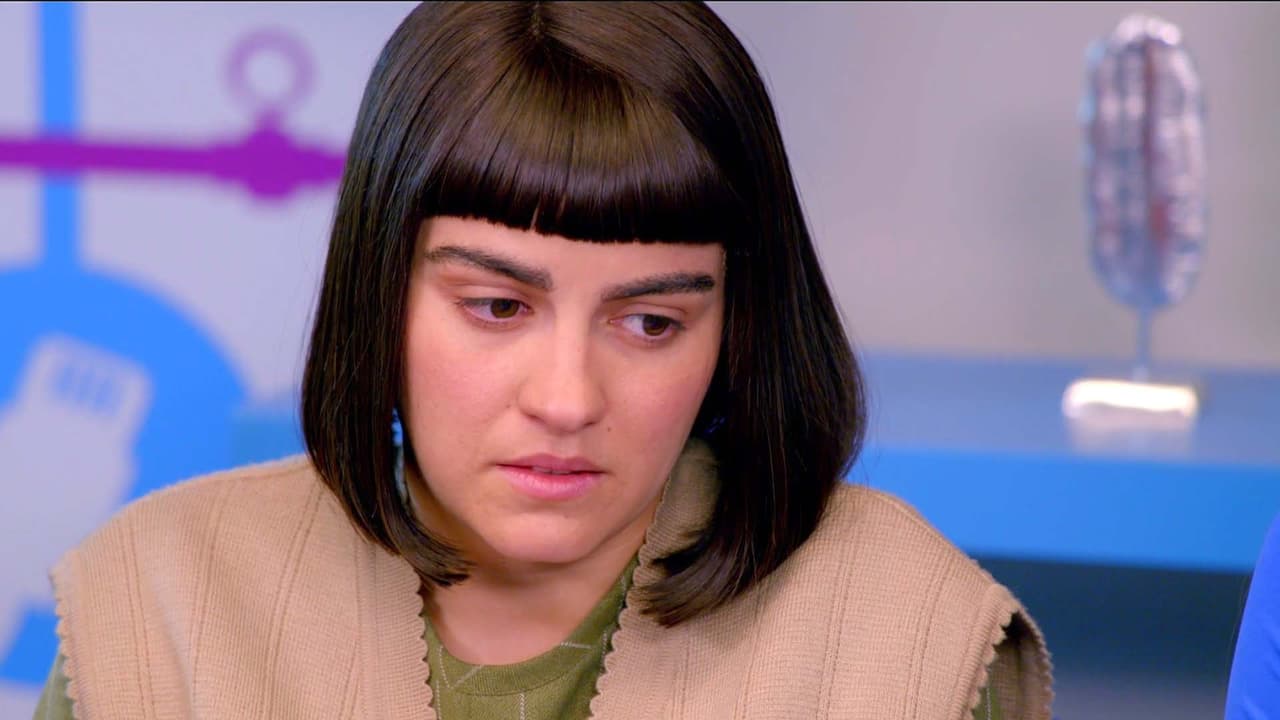 Lichita está muy molesta contigo Roberto, pues no te atreviste a revelar su romance.