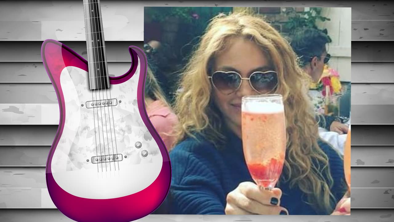 No sabemos exactamente por qué, pero a Pau le encantan los lentes de sol. Quizás no necesitamos ninguna razón pues sencillamente son un accesorio muy cool. La Pau tiene varios y aquí te mostramos algunos de ellos.