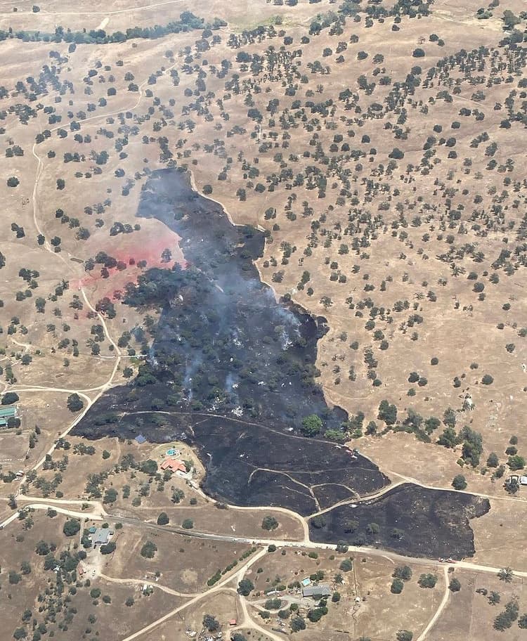 El Loper Fire fue contenido al 100%, no reportó heridos y mucho menos pérdidas materiales. El espacio defendible fue la diferencia, según Cal Fire. Si te interesa conocer más del tema y deseas prepararte para la temporada de incendios ingresa a readyforwildfire.org.