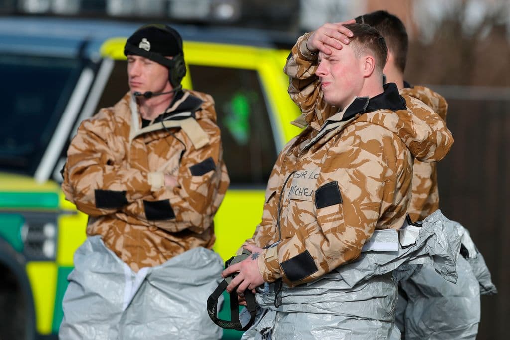 El secretario del Interior, Amber Rudd, ministro del Interior británico, dijo el sábado que la policía estaba examinando más de 200 pruebas, había identificado a más de 240 testigos y estaba revisando imágenes de cámaras de seguridad.