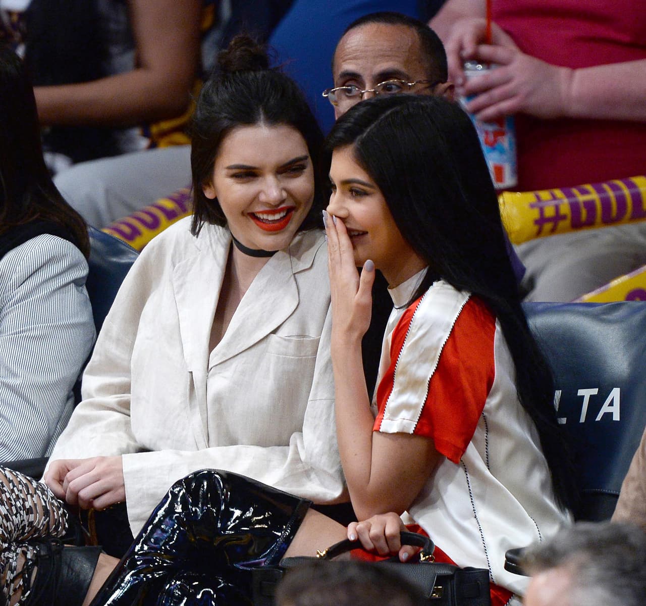 También llamaron la atención por sus peculiares botas.