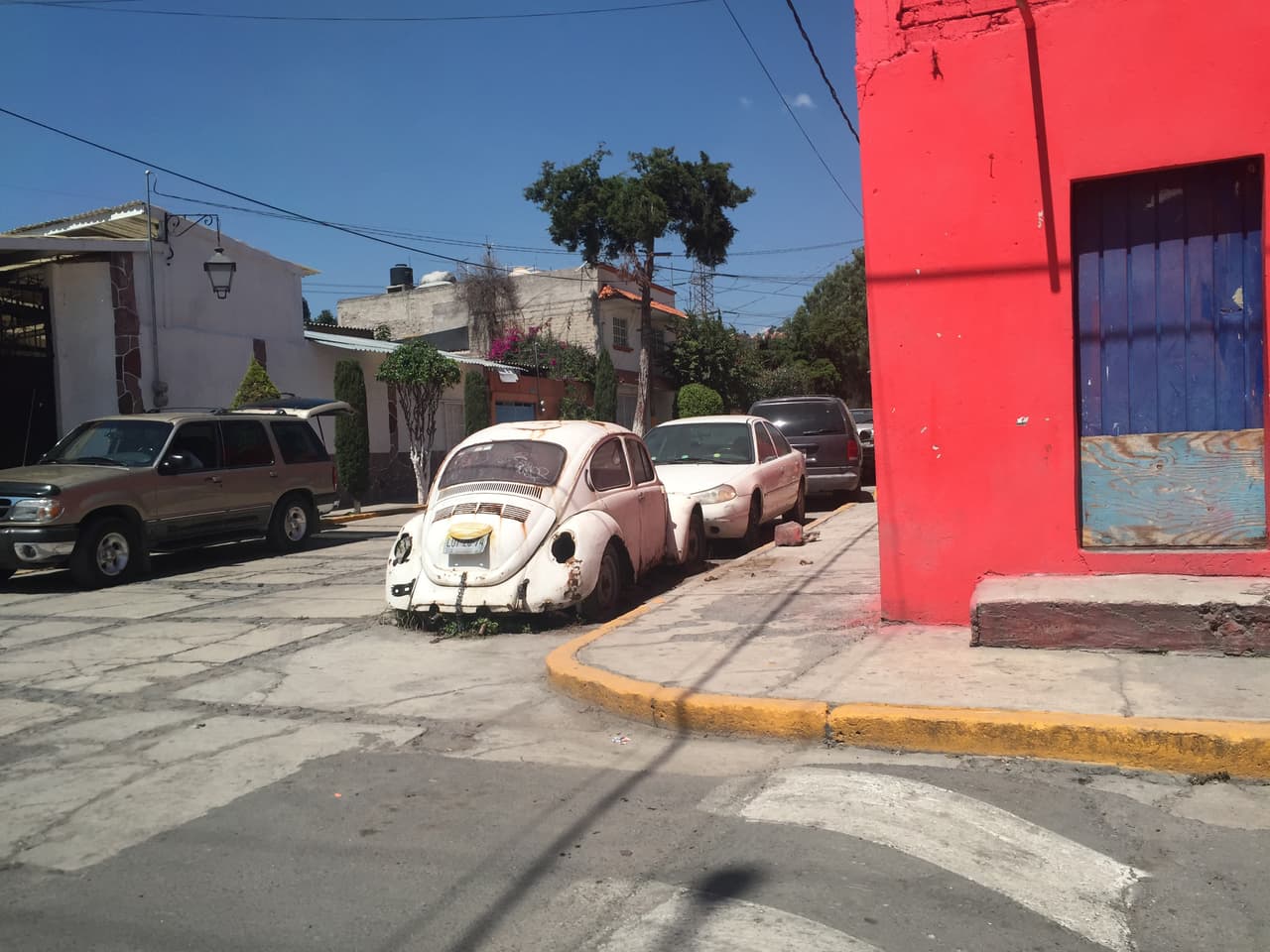 Un auto desvalijado.