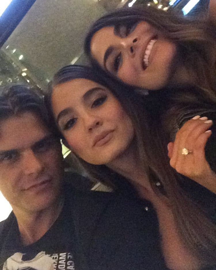 La hermana de Ximena, Mariana Navarrete, no ha tardado en felicitar a la pareja por su próxima boda.