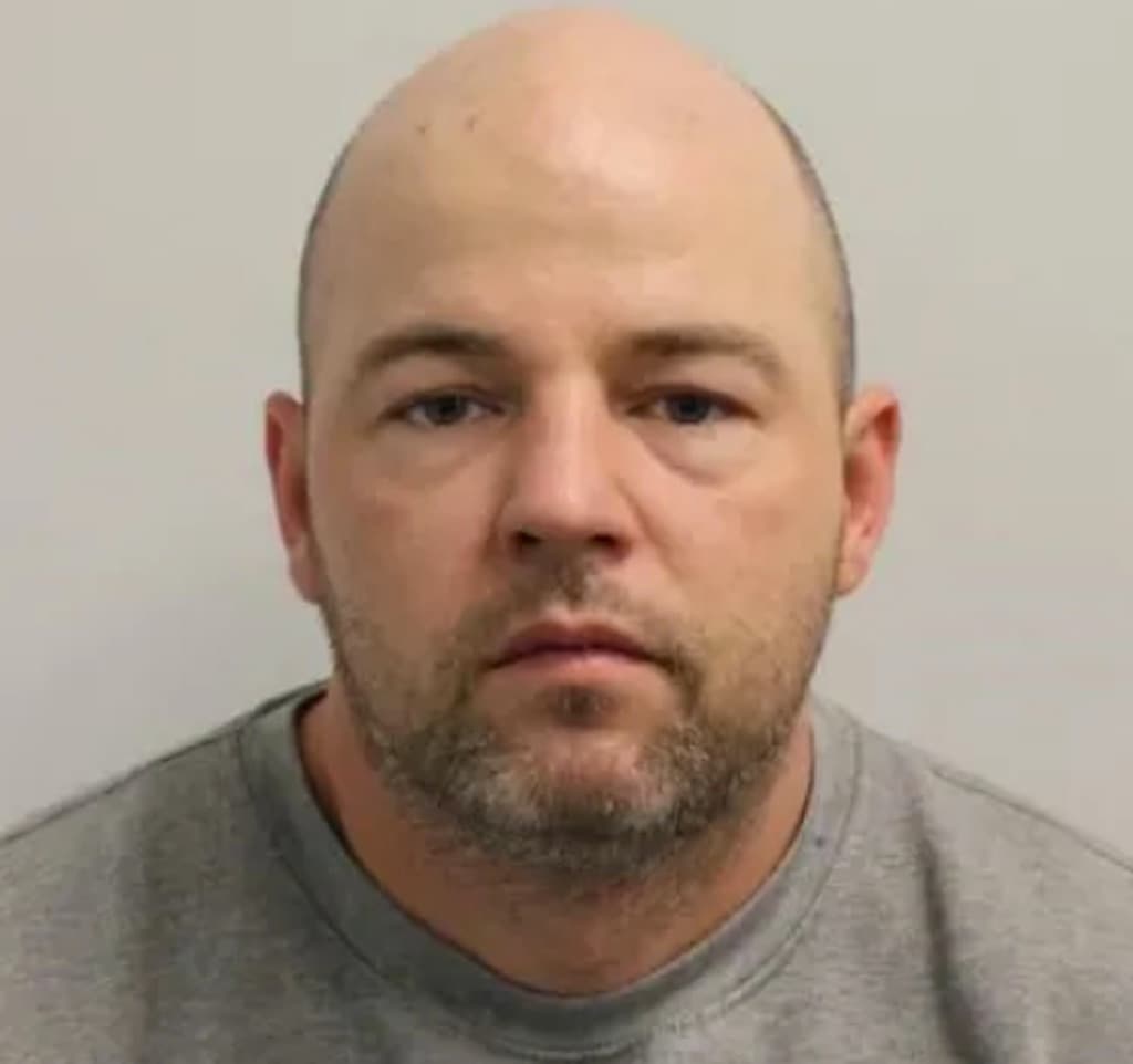 Había sido puesto en libertad por error, en dos semanas cometió ocho violaciones