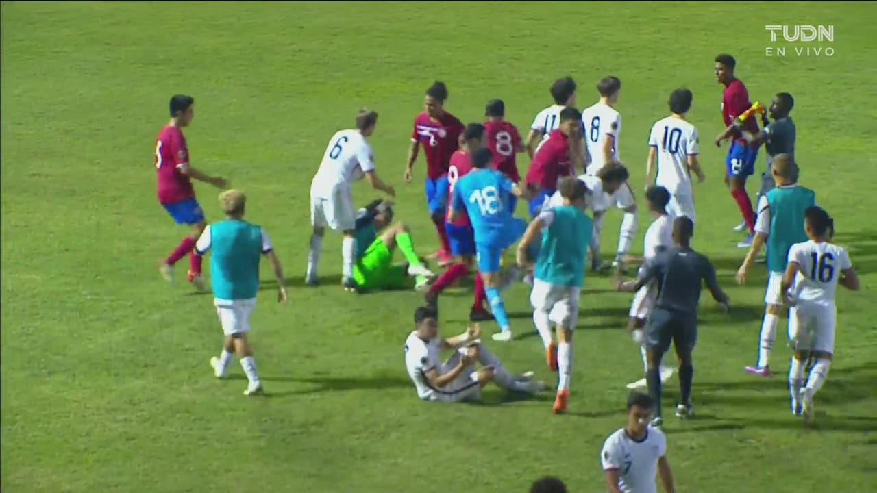 ¡Termina en bronca! Jugadores de Costa Rica inician pelea con Team USA en Premundial Sub 20