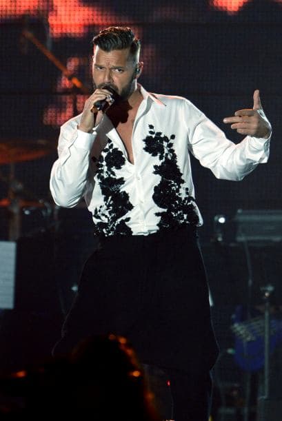 Miguel Bosé la Persona del Año en Latin GRAMMY 2013 fue homenajeado por los grandes de la música. Santiago Cruz, Alex Cuba, Gianmarco, Natalia Lafourcade, Pablo Alborán, Juan Campodónico, Jesse & Joy, Juanes, Illya Kuryaki, Ricky Martin, Laura Pausini, Draco Rosa, Alejandro Sanz, Ximena Sariñana, Julieta Venegas y Carlos Vives, honraron a Bosé.