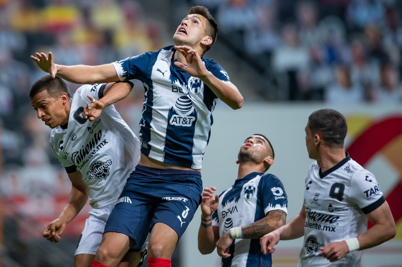 Funes Mori (16’, 21’) abrió el marcador y luego creció la diferencia desde los once pasos. Sepúlveda (27’) descontó. Janssen (35’) dejó a los Rayados en desventaja numérica. En sus siguientes compromisos, Monterrey recibirá al León, en partido pendiente de la J3, mientras Querétaro recibirá al San Luis.