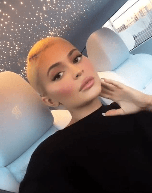 De acuerdo al portal, la menor del clan Kardashian Jenner se encuentra internada en un hospital de Los Ángeles, pues llegó con "náuseas y mareos", describió el informante.