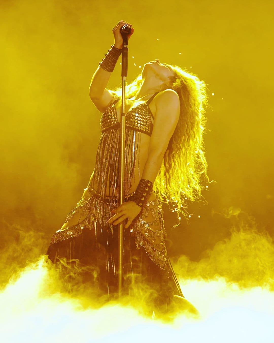 La cantante colombiana reveló que la idea del largometraje nació de las ganas de tener documentada una de las giras más especiales de su carrera y poder compartir escenas del detrás de bambalinas con sus fans con el fin de guardarlo para la posterioridad.