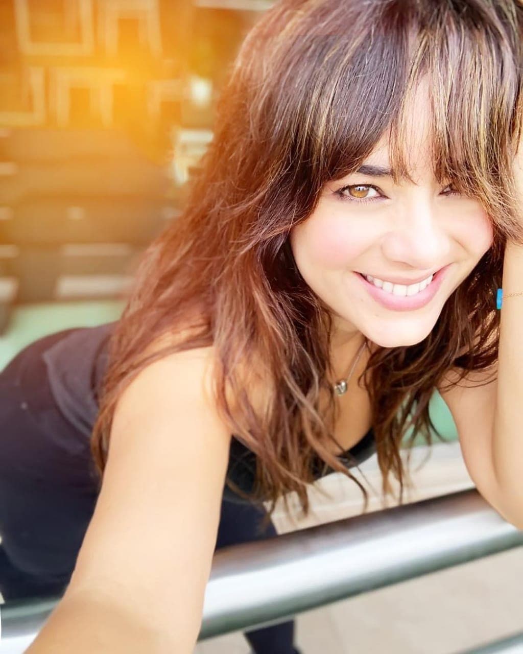 En cuanto a cine, Mimí Morales ha colaborado en cintas como 'Lecciones de un beso'(2011) y 'Poquita ropa' (2011).