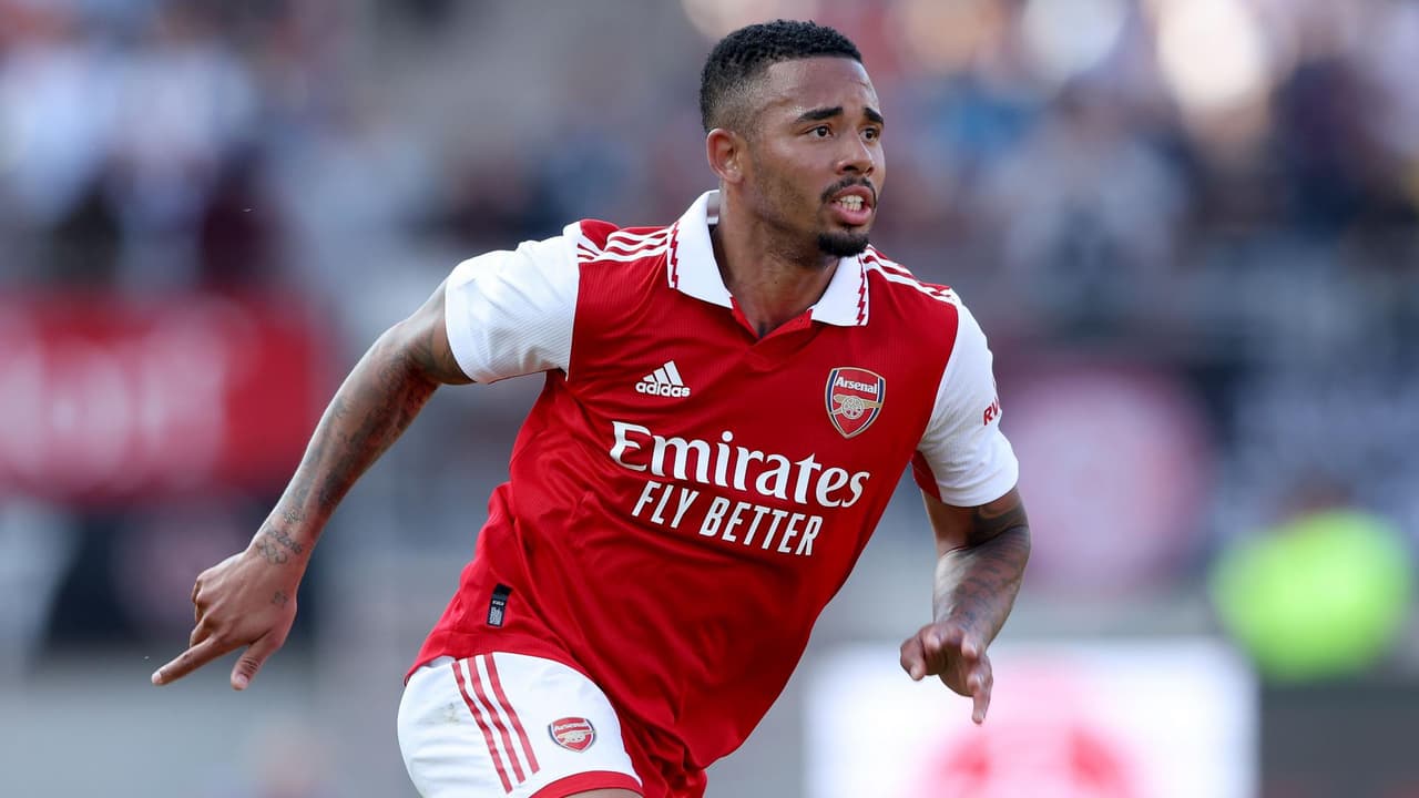 Dura competencia para Marcelo Flores: Gabriel Jesus debuta con doblete en el Arsenal