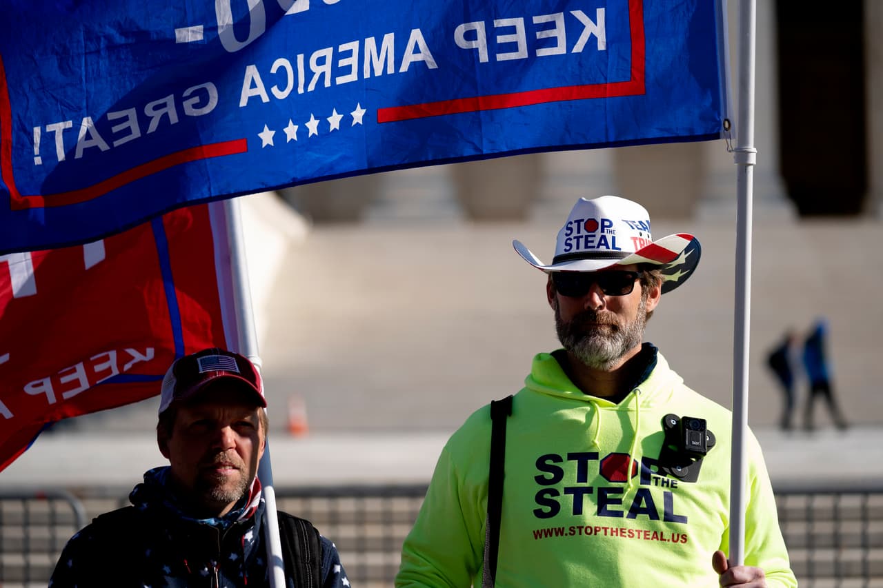 De acuerdo con el texto, la petición del fiscal texano Ken Paxton “no demuestra competencia judicial para indicar la manera en que otros estados organizan sus elecciones”.