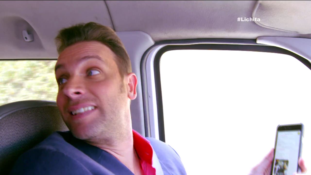 Todos van súper distraídos, y Néstor ni se diga.