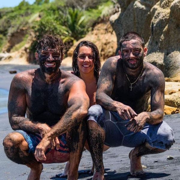 Tanto 
<b>Nicolle como Julián Jr. han sido un gran apoyo</b> para el galán argentino en estos momentos tan difíciles.