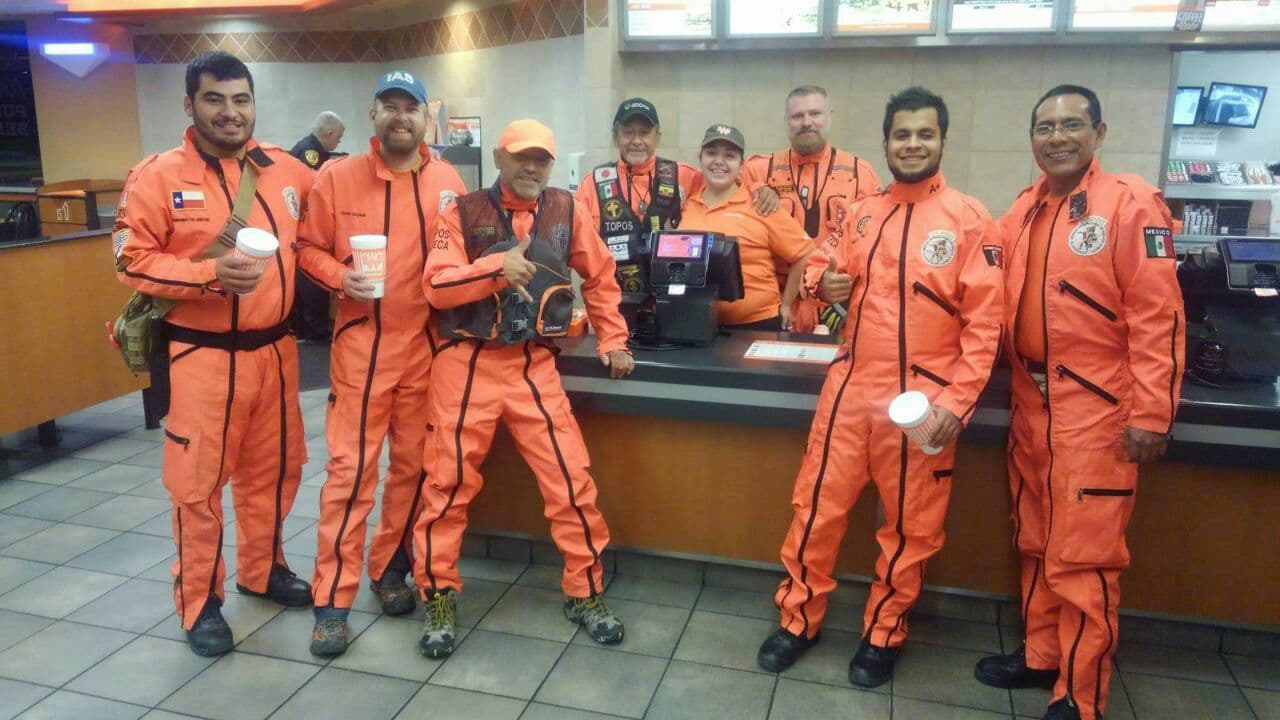 Integrantes de Topos Aztecas en EEUU.