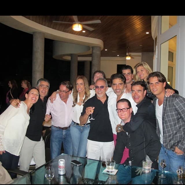 En Miami junto a los famosos Lili y Emilio Estefan, Alex Fernández y Capetillo.