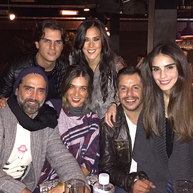 El nuevo novio de Ximena Navarrete tiene muchos amigos famosos.