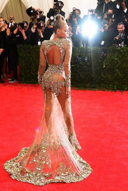 En la gala del MET las tres sensuales famosas dejaron a muchos boquiabiertos con sus curvas al descubierto. ¿Quién las lució mejor?