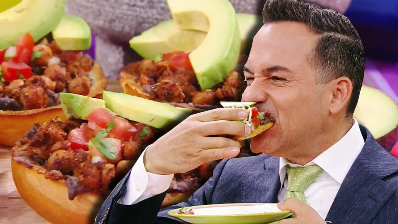 La 'nueva cocina vegana mexicana' enamoró a Carlitos y no pudo resistirse a probar este 'garban-chorizo'