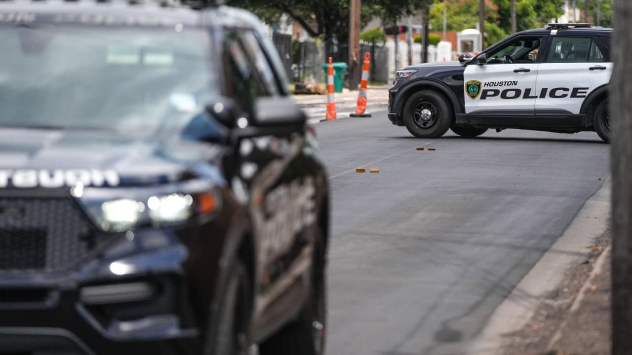 Muere inmigrante mexicano durante operativo de ICE en Houston; FBI investiga el caso