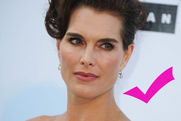 Sarah no pudo ganarle a la guapa Brooke, no le vendría nada mal una restirada a la Parker. Más videos de Chismes aquí.