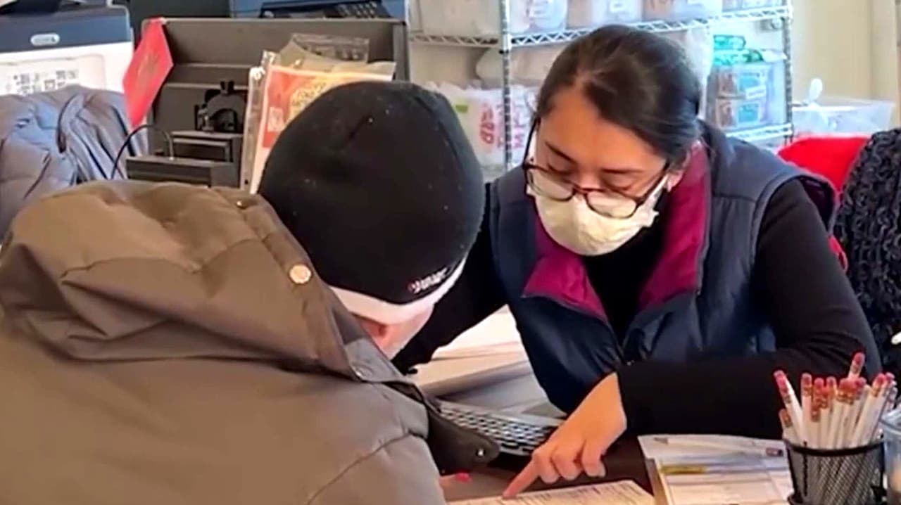 Juez federal declara ilegal la cancelación masiva del programa CBP One