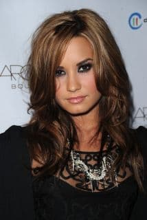 Demi Lovato defiende a su novio Wilmer Valderrama con groserías