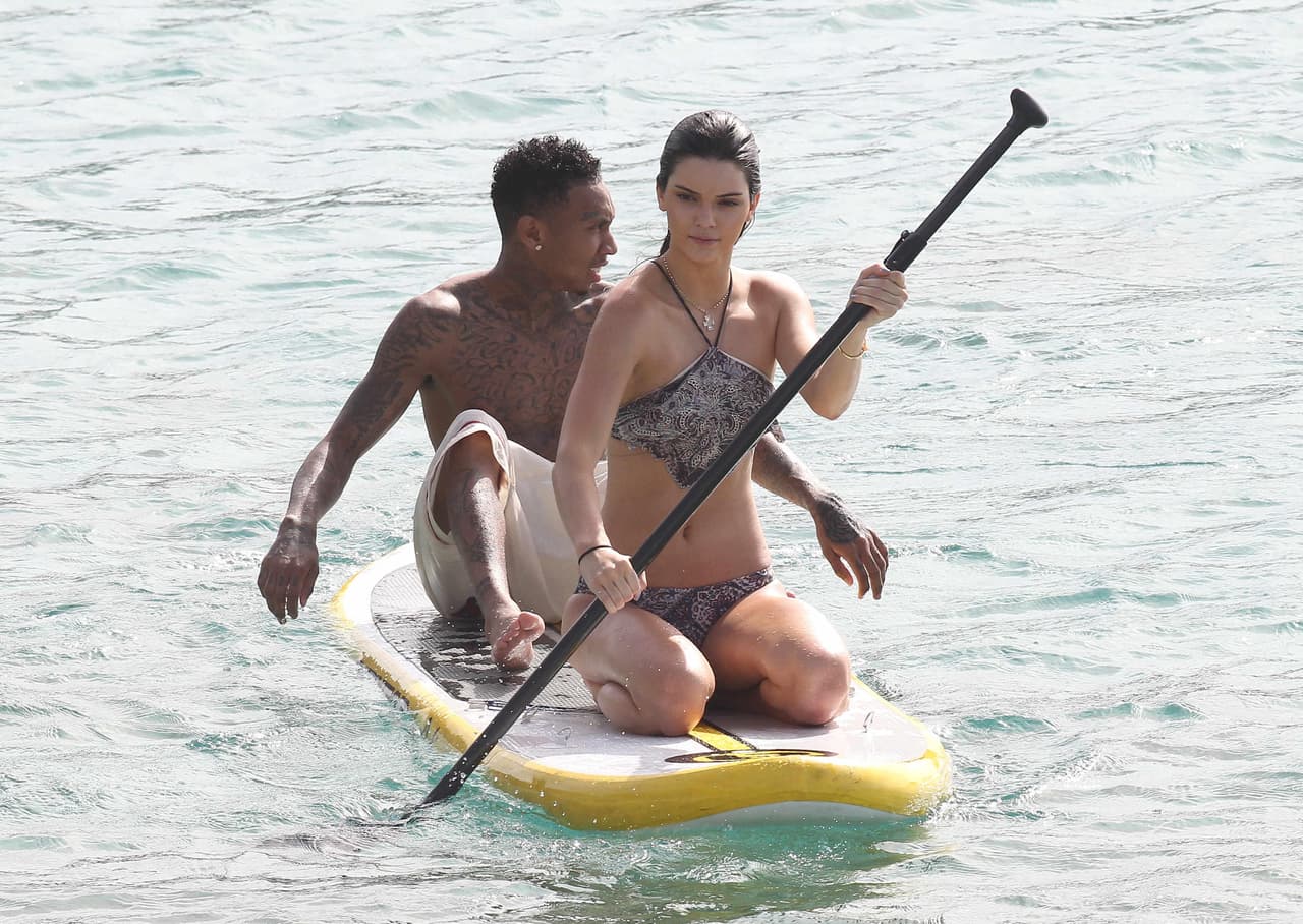 Pero dejó que ella solita hiciera todo el esfuerzo.