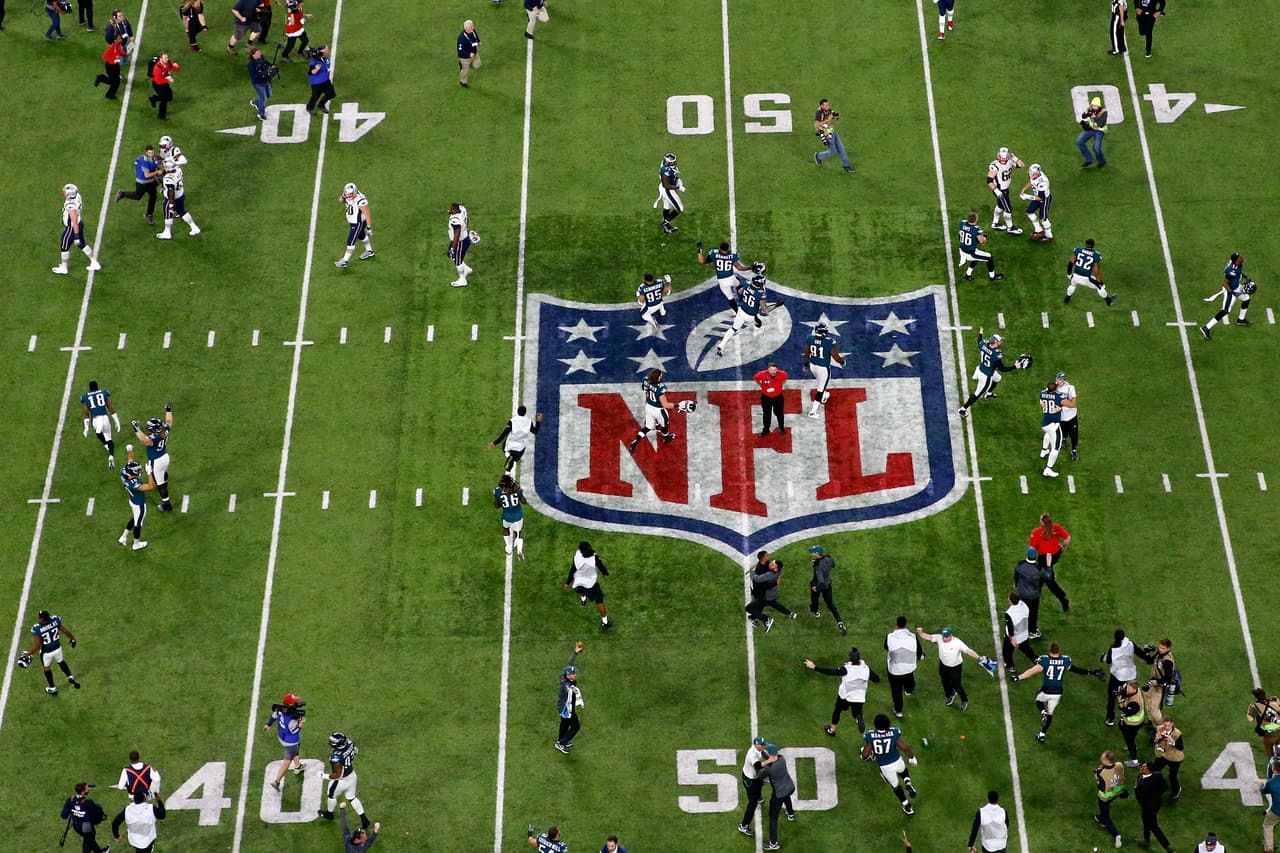 Alguien dejó en un avión documentos oficiales sobre una operación antiterrorista en el Super Bowl
