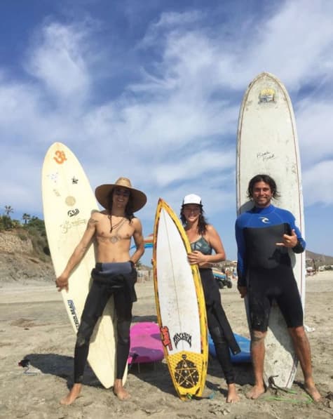 La actriz quería aprender a surfear en las playas mexicanas pero un error la hizo caer y golpearse la frente.