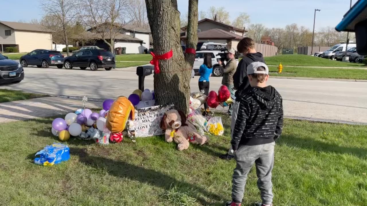 <b>El hallazgo de Mia</b>
<br>El mismo 1 de mayo Randa apareció en casa de Mia. Almaru abrió la puerta y le pidió que se sentara mientras hacía algunas cosas. En un momento escuchó ruidos en el cuarto de Almaru y entró. Randa
<b>localizó a Mia en el piso, cubierta de golpes y envuelta en una sábana</b>. Junto a ella estaba
<b>Almaru, quien había intentado quitarse la vida</b>.