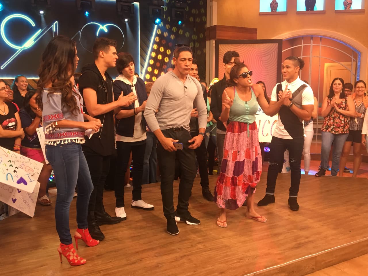 Johnny es todo un derroche de cualidades y virtudes.