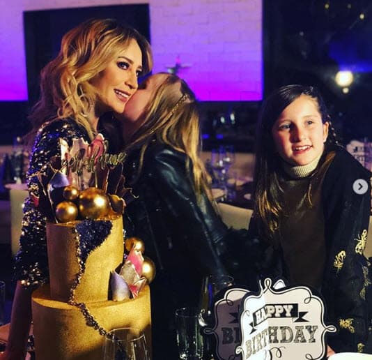 La actriz estuvo junto a sus hijas Elisa Marie y Alexa Miranda.