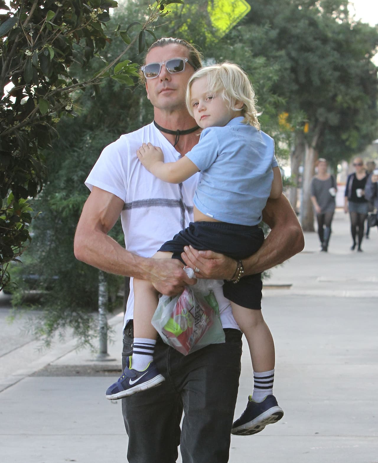 La intérprete de Don't Speak habría encontrado en la Ipad de Gavin mensajes comprometedores así como fotos donde la chica aparecía desnuda.