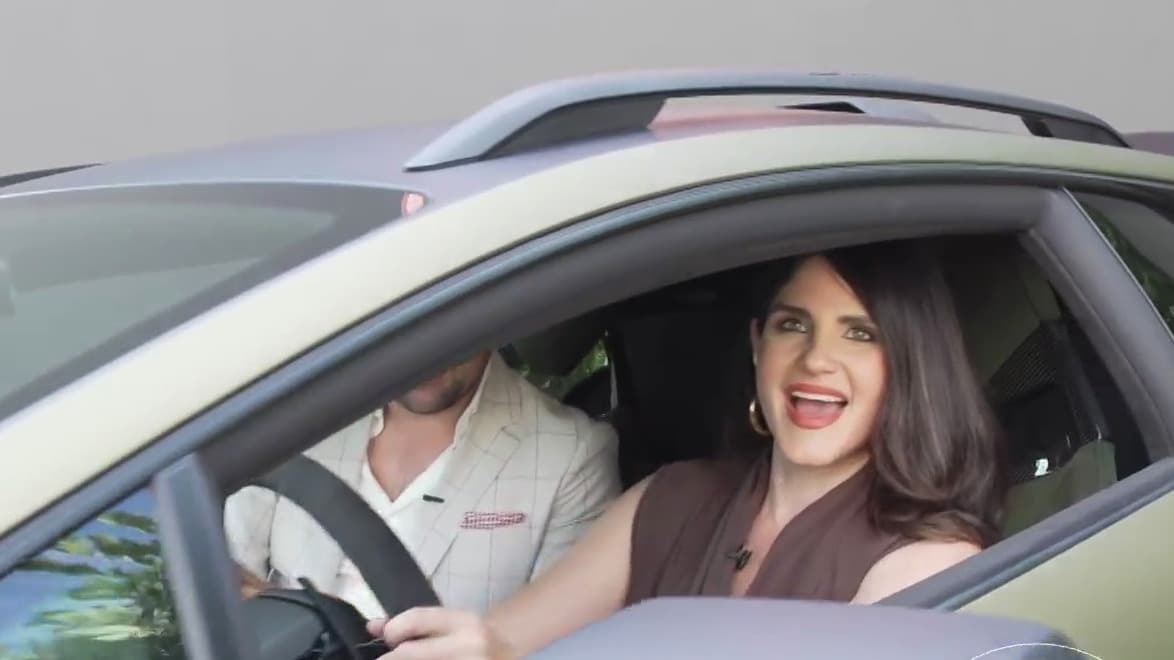 Astrid Rivera subió al primer auto todo terreno de Lamborghini: quería llevárselo a su casa