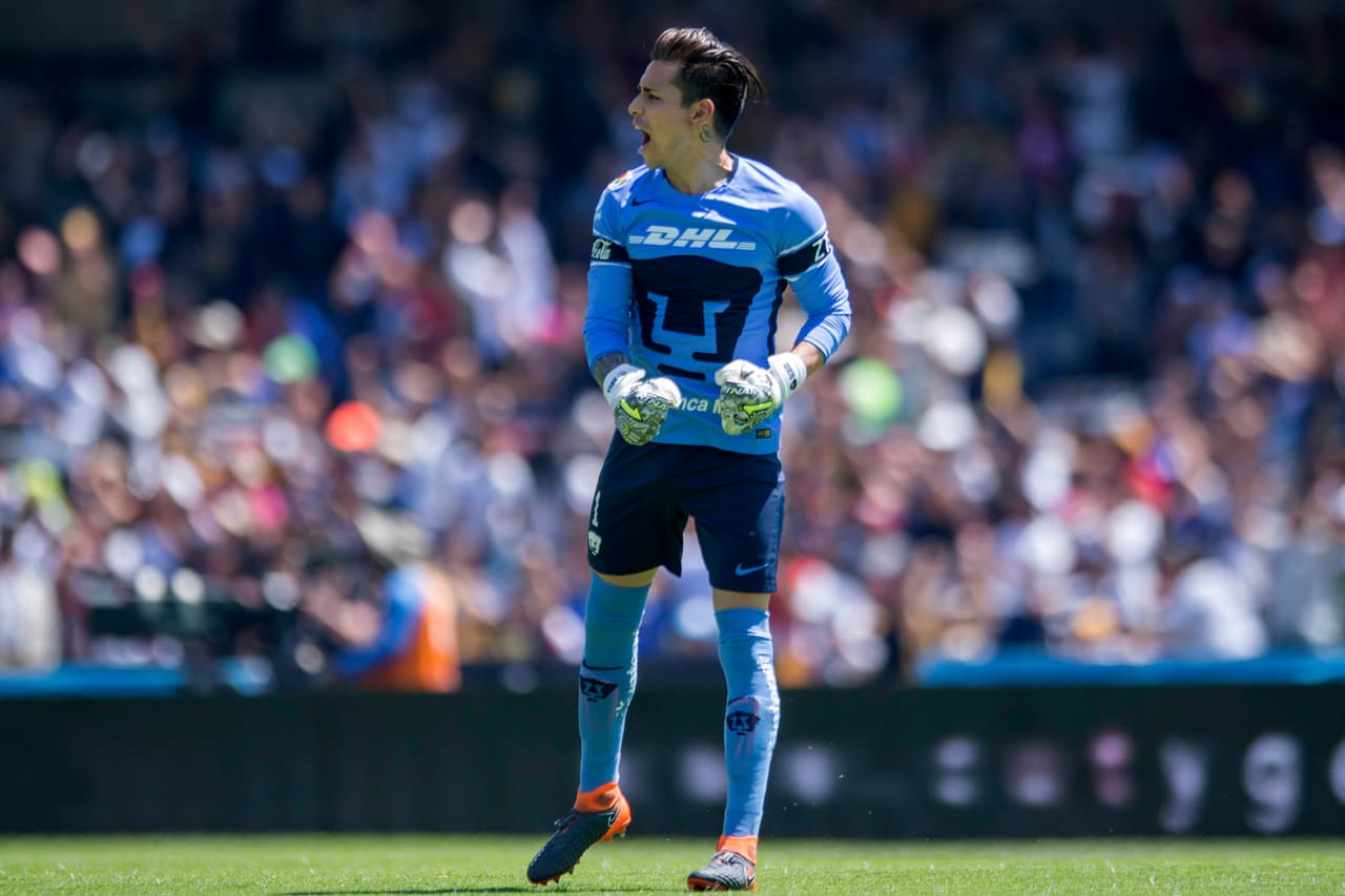 ¿Descuido? Una marca de guantes reveló en un evento que Alfredo Saldívar será jugador de las Chivas.