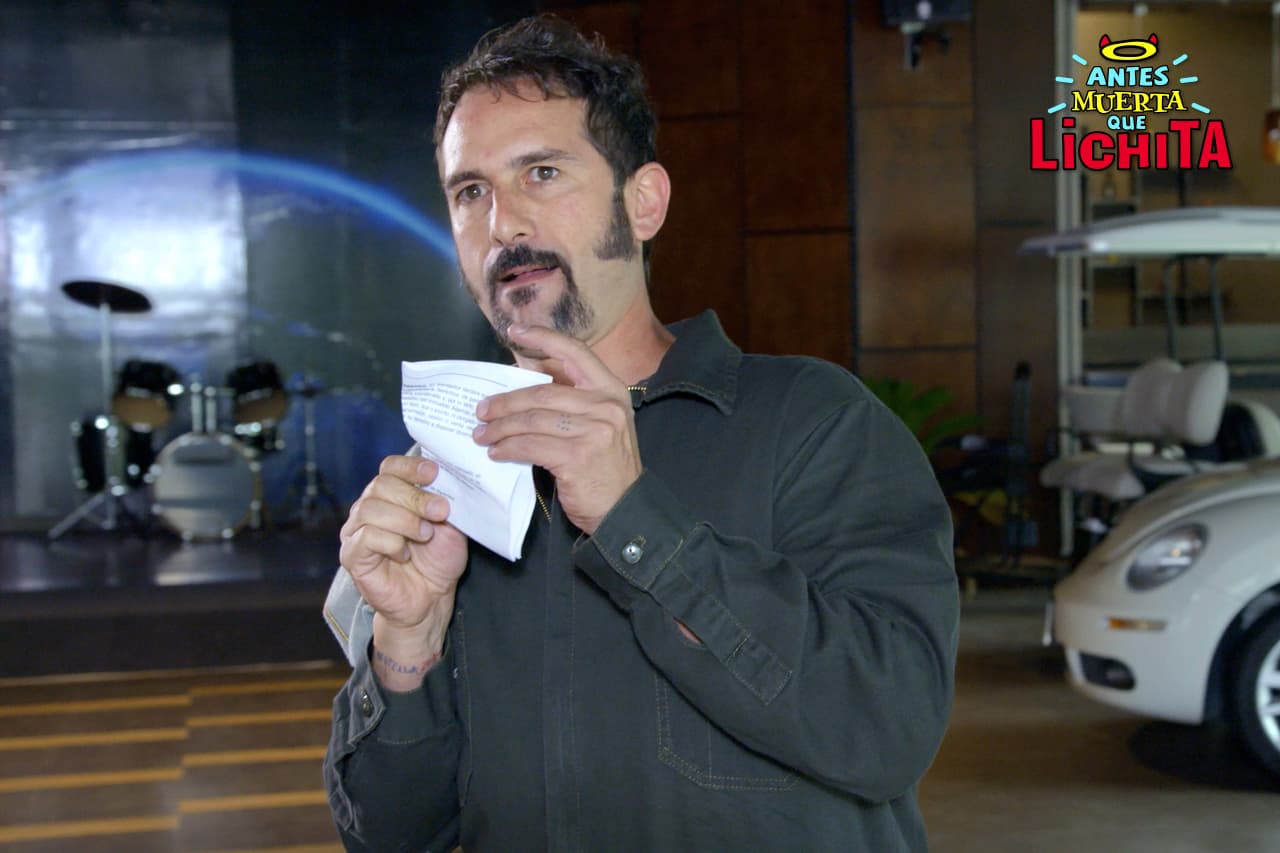 Gumaro usará sus mañas para encontrar pruebas en contra de don Augusto.