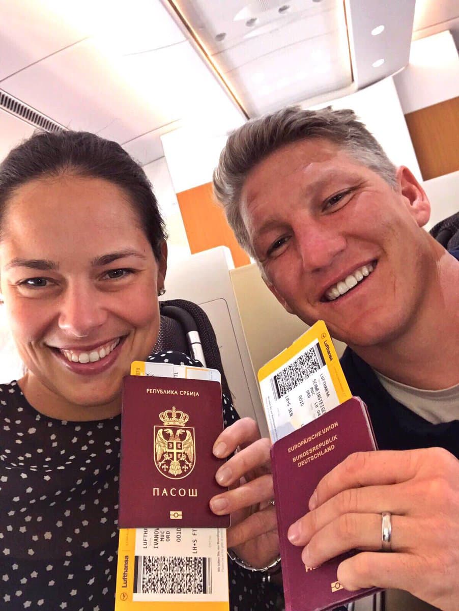 Tras recibir su correspondiente visa, el alemán emprendió viaje a tierras estadounidenses junto a su esposa.